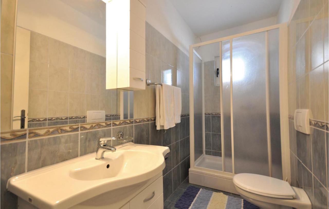 Lovely Apartment In Makarska With Kitchen מראה חיצוני תמונה